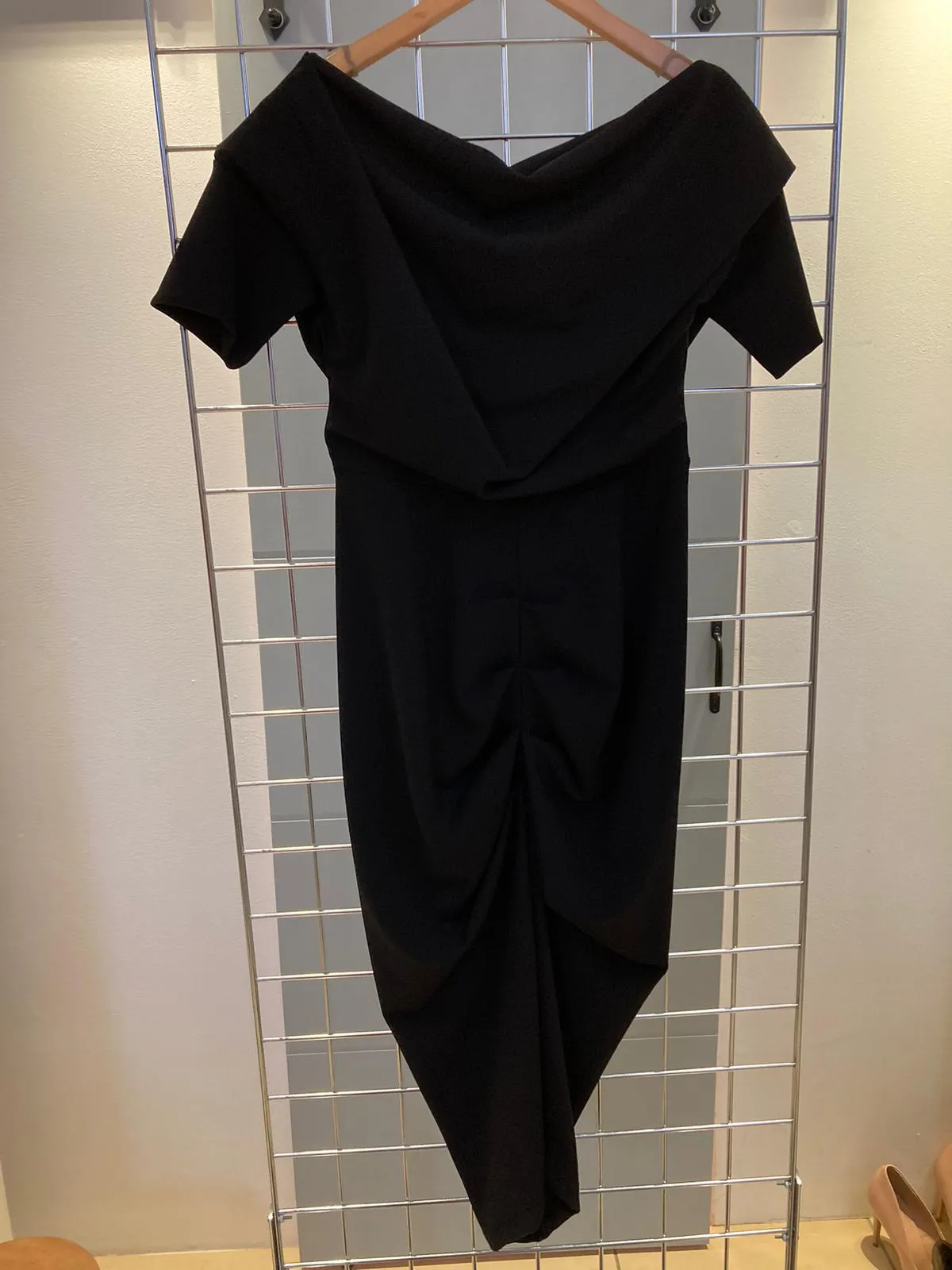 Atom label black crepe dress