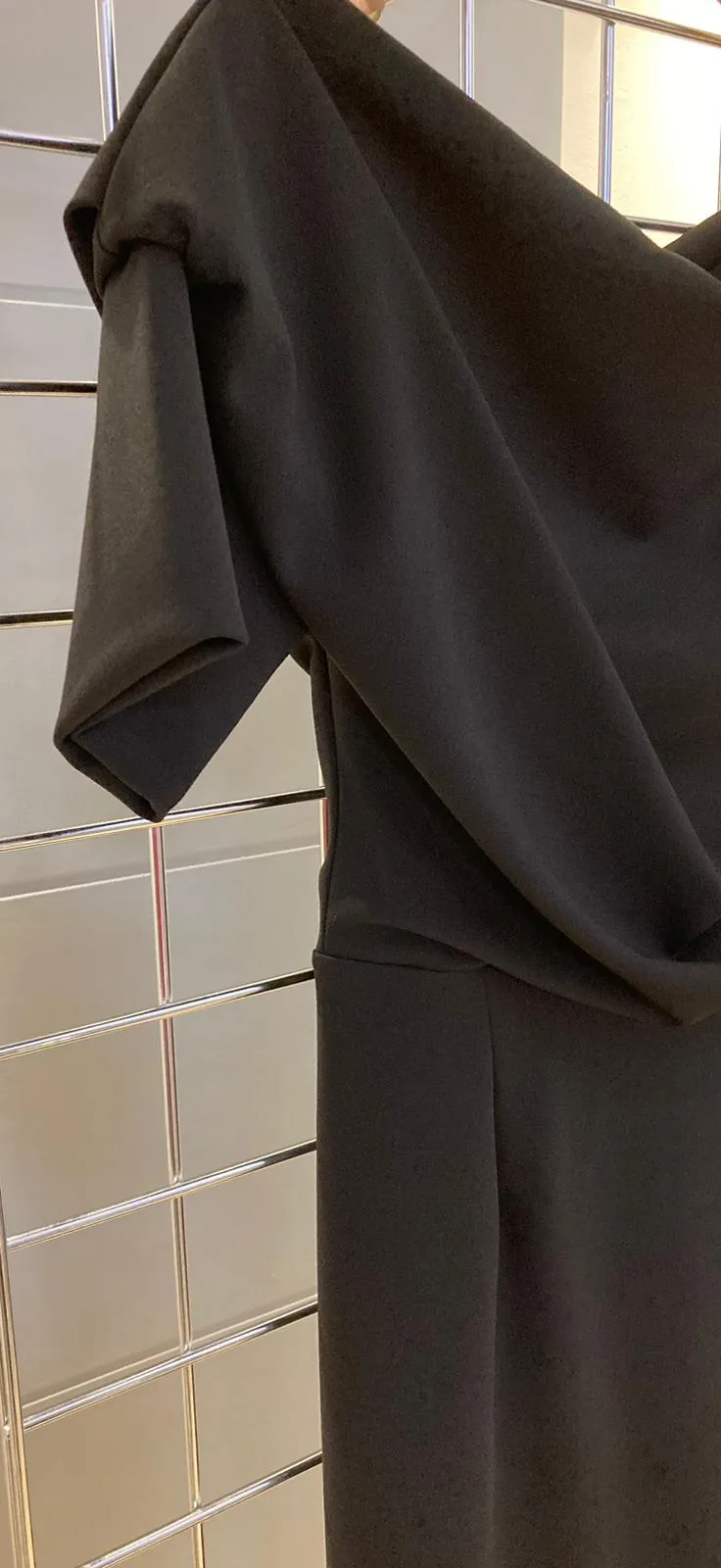 Atom label black crepe dress