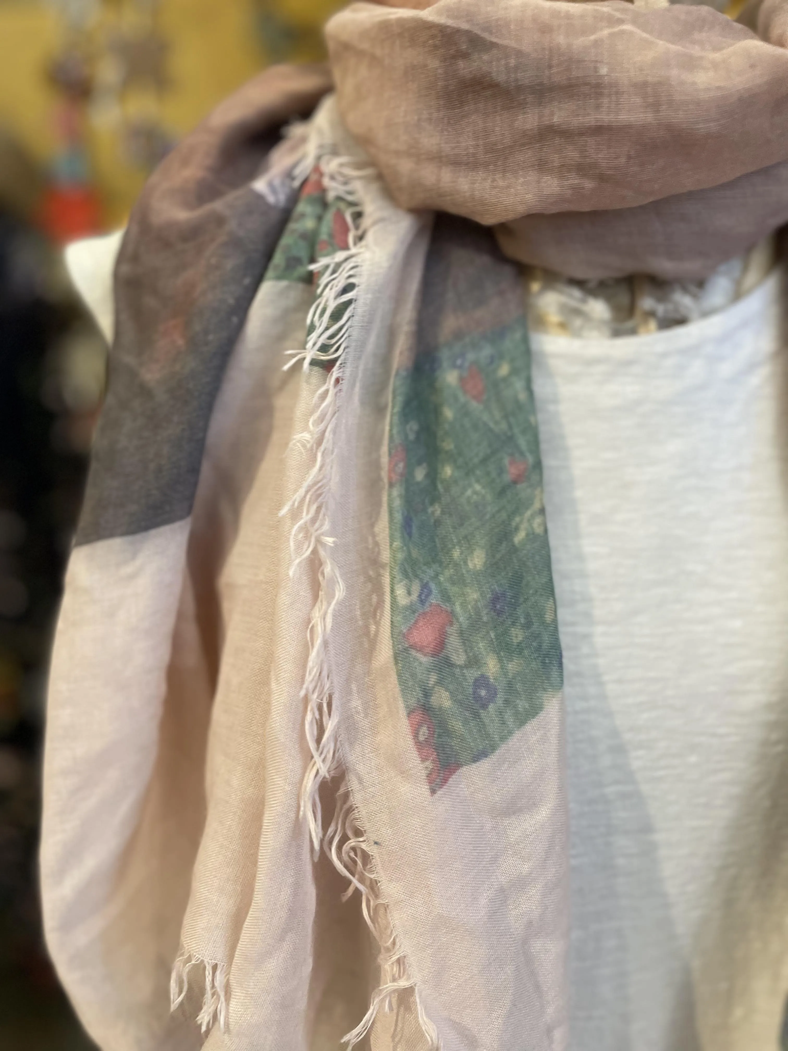 Klimt "The Kiss" Scarf- Blush