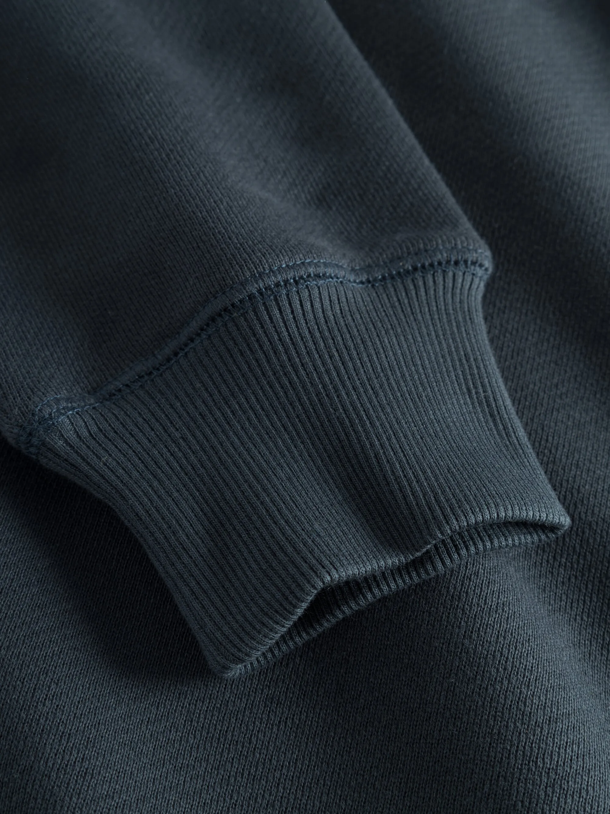 Loose fit sweat with embroidery at chest - Total Eclipse