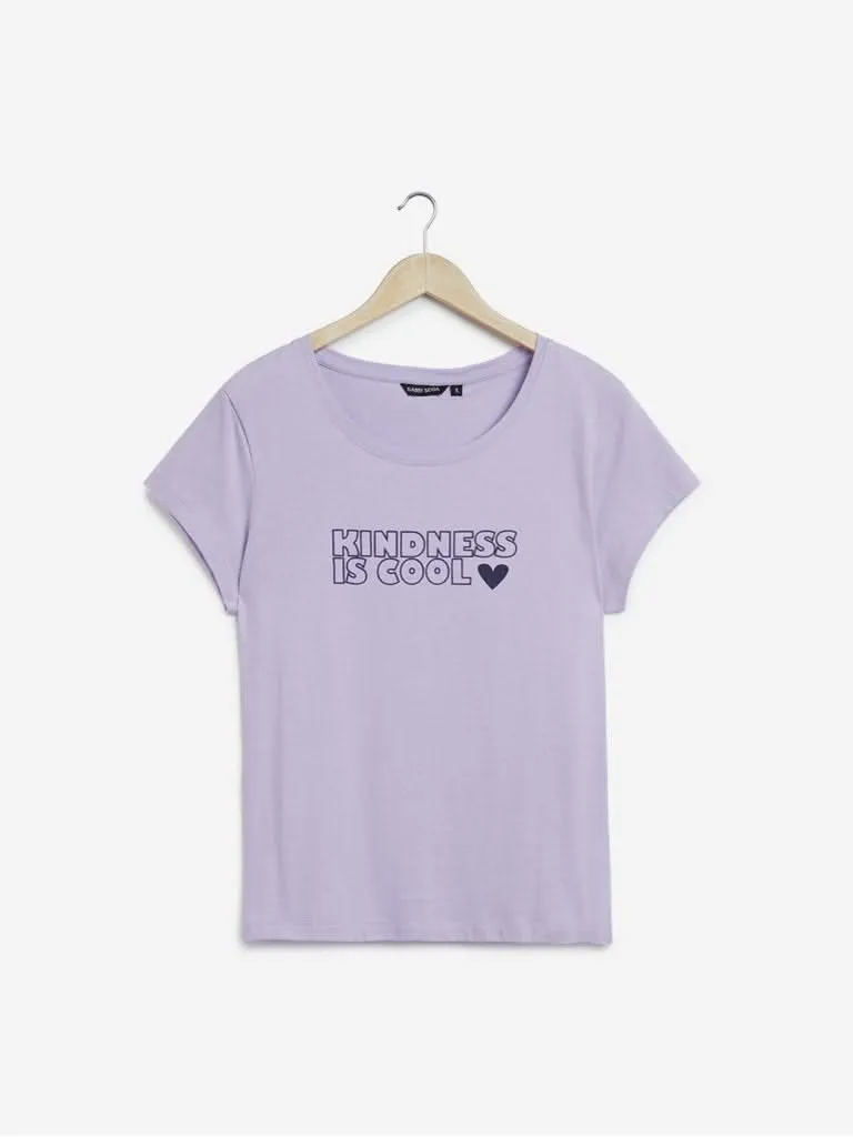 Sassy Soda Curves Lilac Text Design Edna T-Shirt