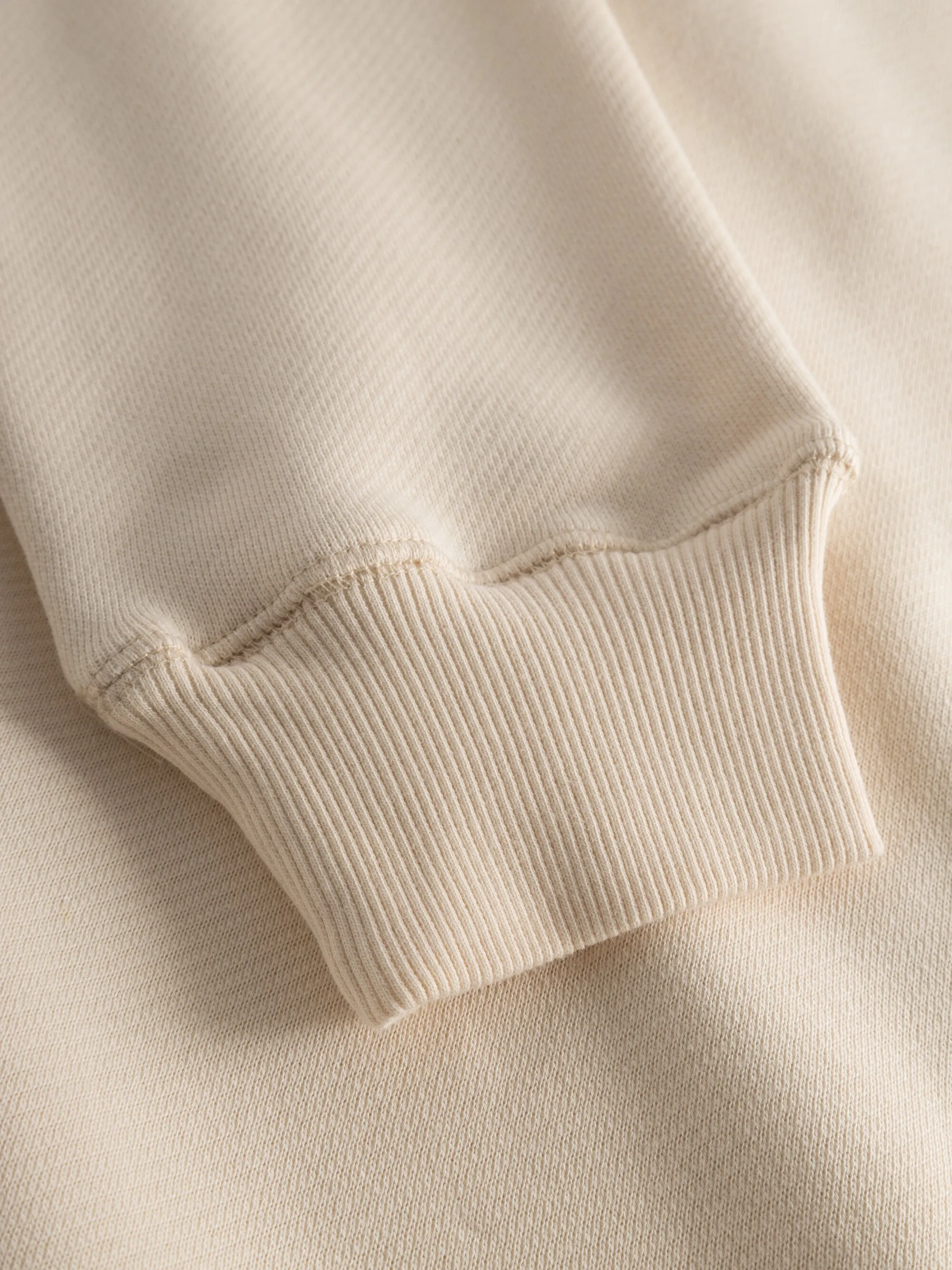 Straight fit sweat with embroidery at chest - Buttercream