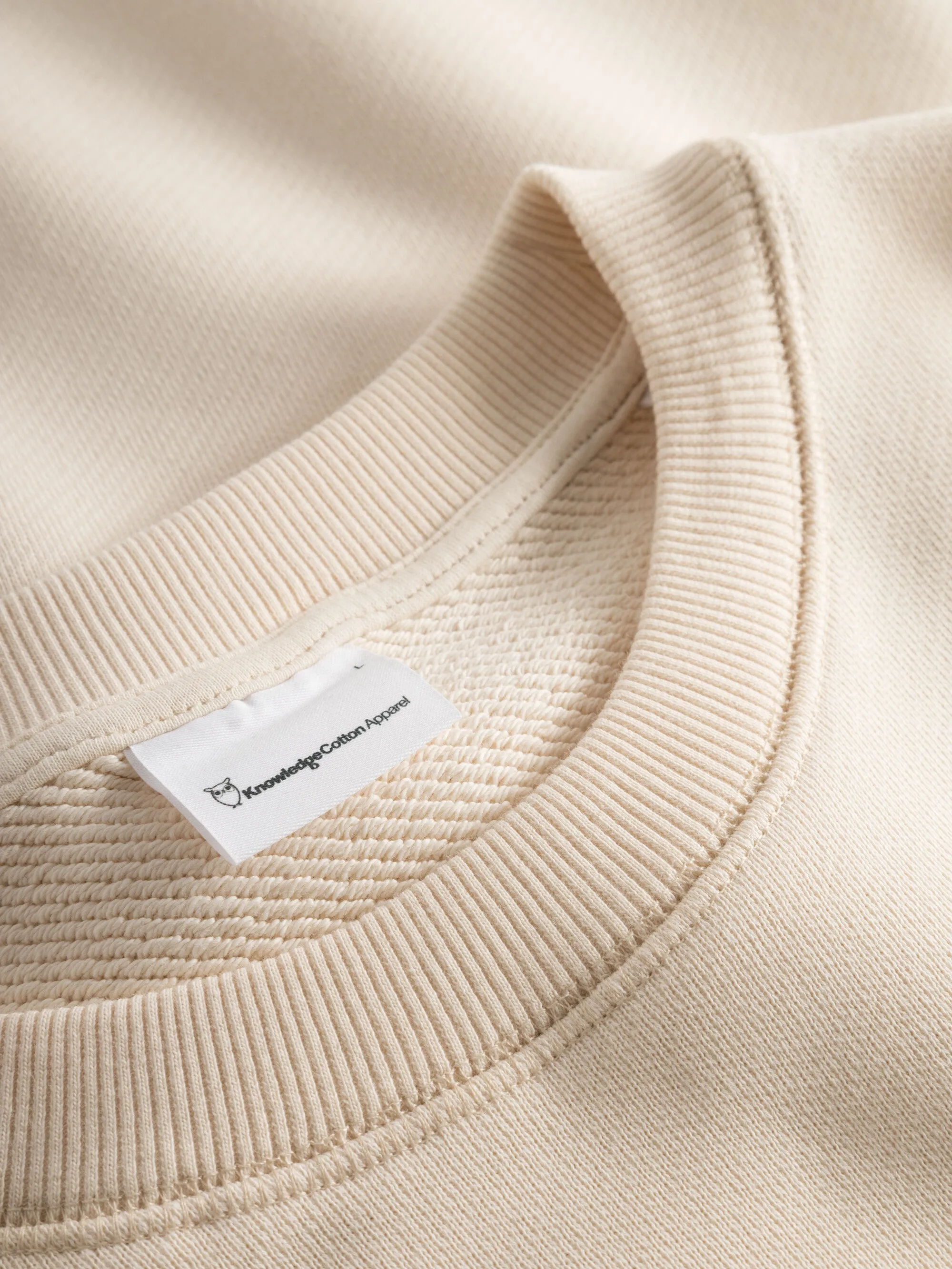 Straight fit sweat with embroidery at chest - Buttercream