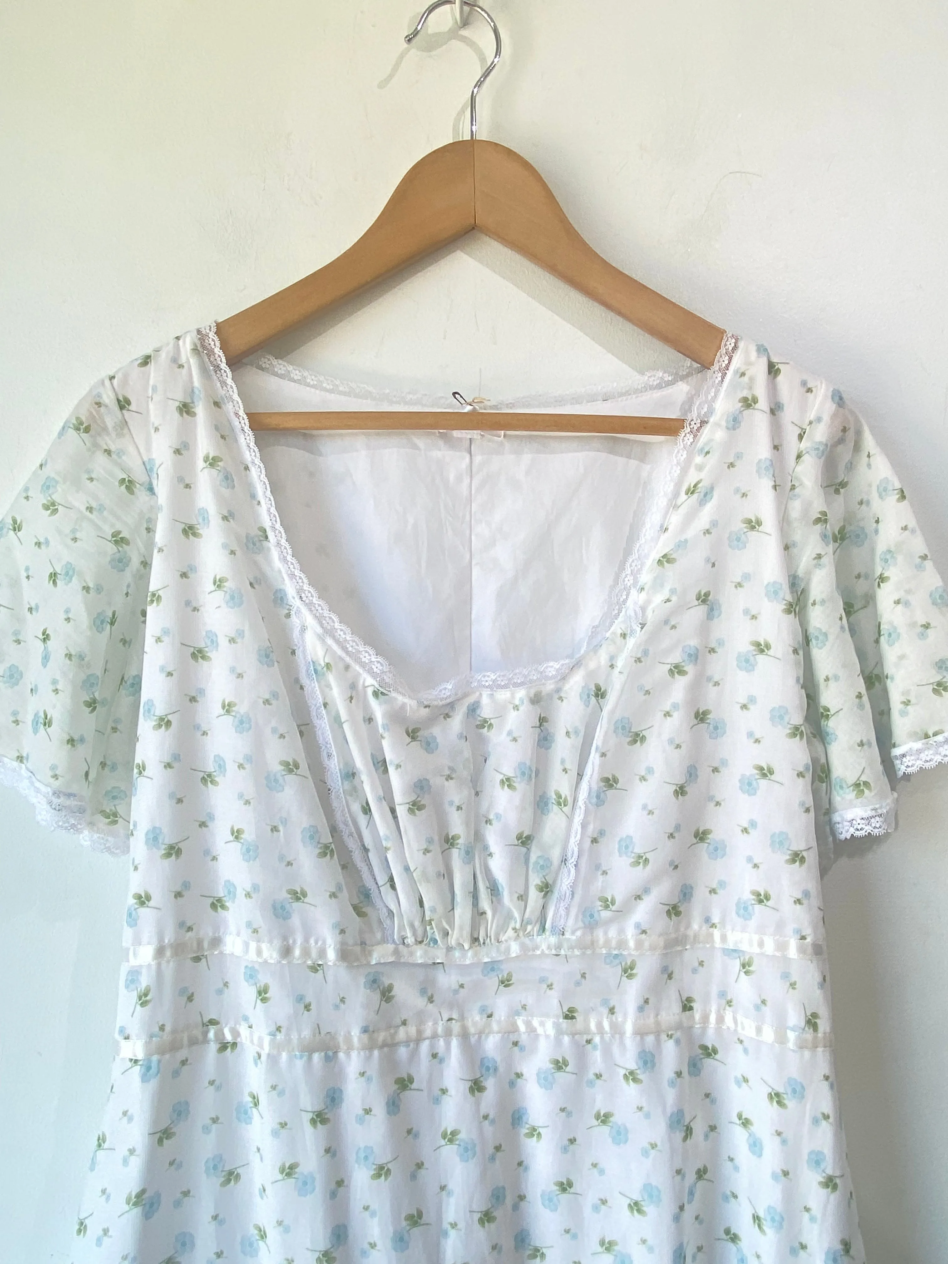 Tayma Martins White Floral Prairie Dress