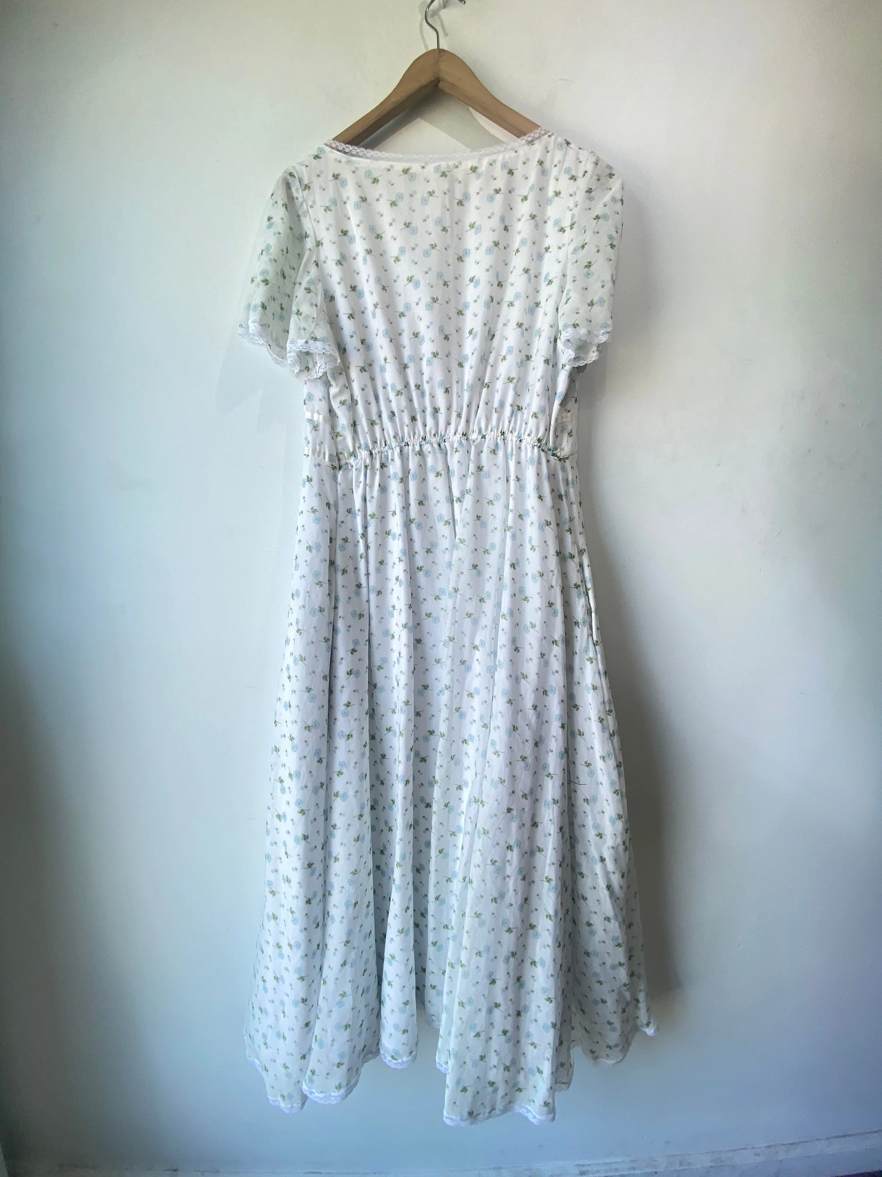 Tayma Martins White Floral Prairie Dress